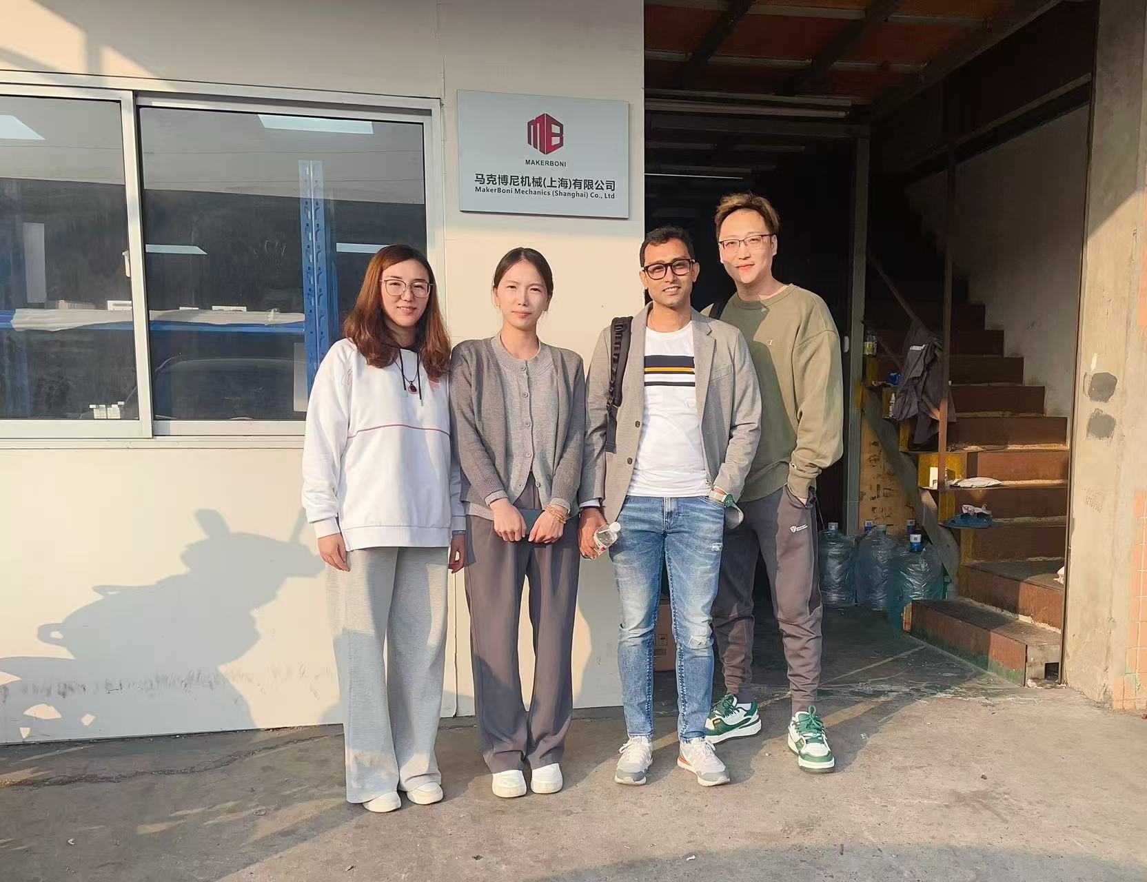 Ultimi blog aziendali su Il proprietario di una fabbrica vietnamita visita MakerBoni per ispezioni e cooperazione sul posto