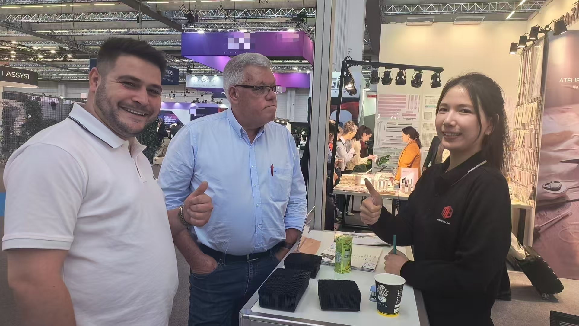 Ultimi blog aziendali su Il proprietario di una fabbrica vietnamita visita MakerBoni per ispezioni e cooperazione sul posto